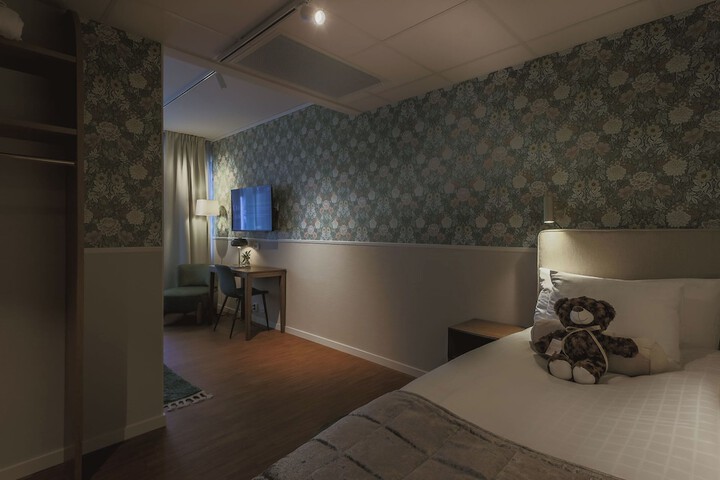 Room 46 of 132