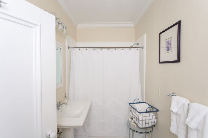 Room 4 of 52