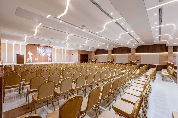 Ballroom/Hall 40 of 50