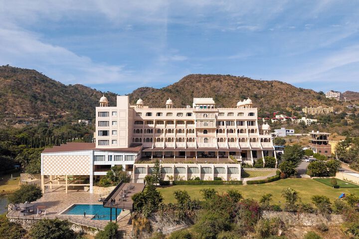 Hotel 72 of 77