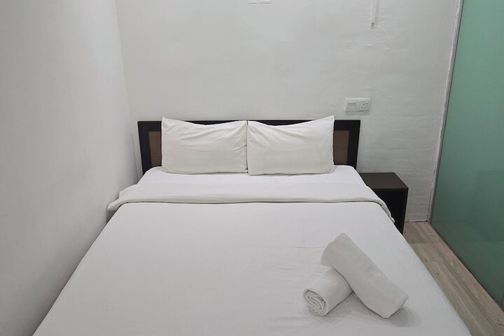 Room 16 of 27