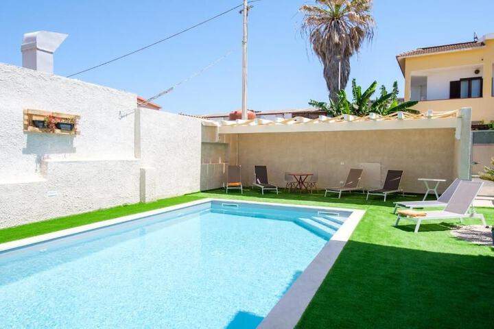 Pool 23 of 53