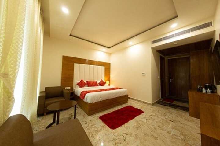 Room 3 of 7