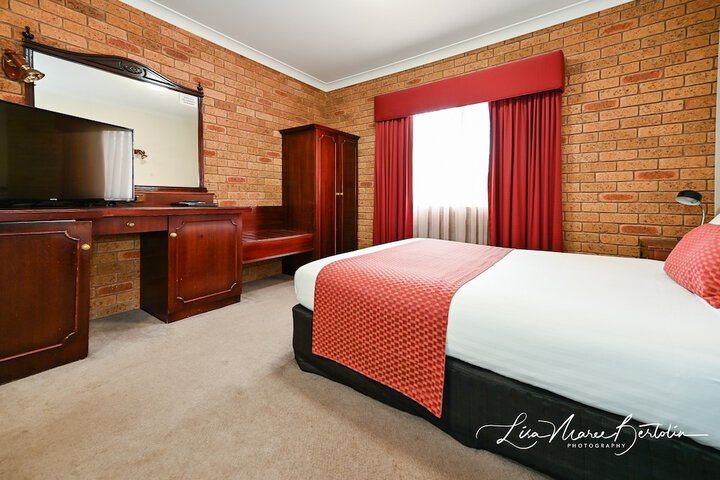 Room 6 of 32