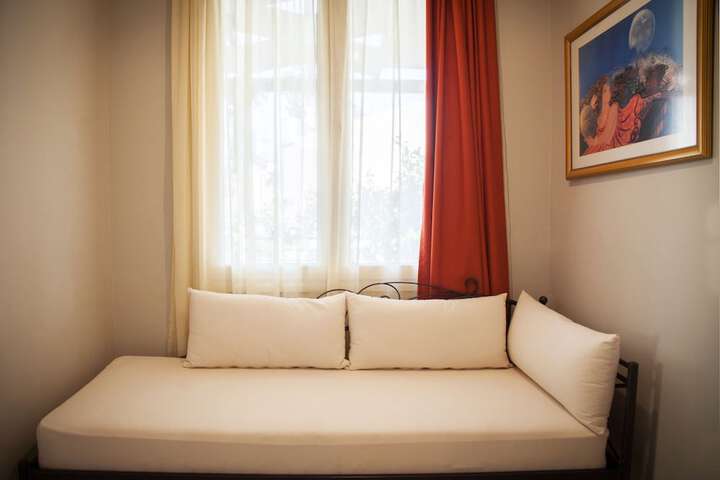 Room 6 of 55