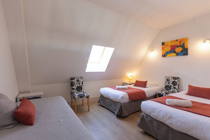 Room 15 of 42