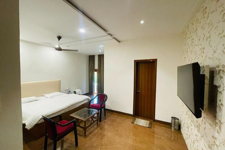 Room 16 of 31