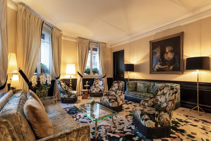 Guest Lobby
