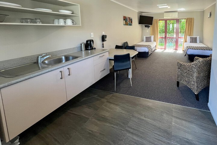 Room 43 of 302