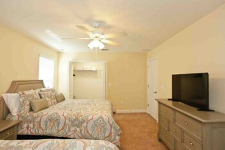 Room 25 of 37