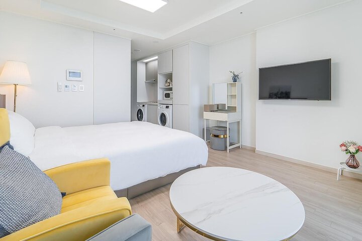 Room 394 of 640