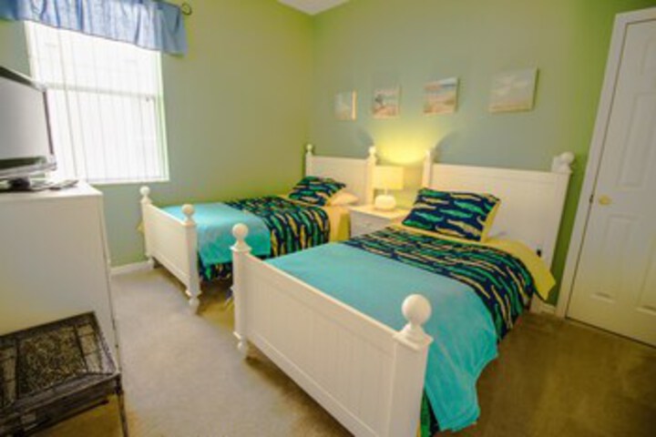 Room 34 of 39