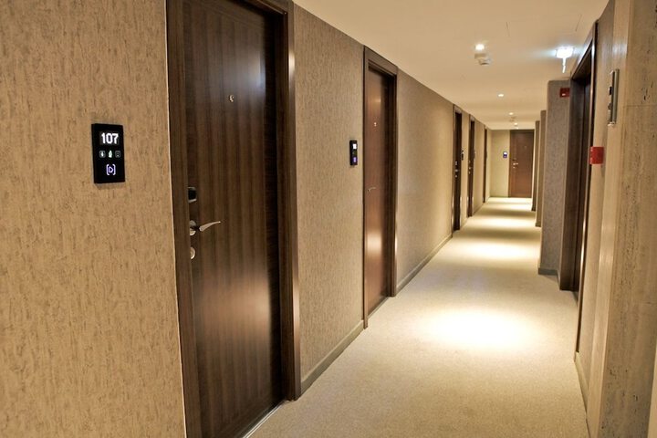 Ballroom/Hall 42 of 48