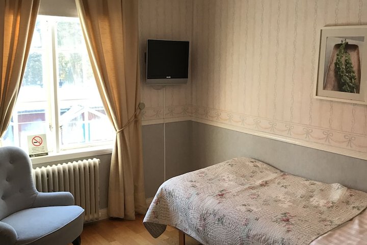 Room 7 of 44