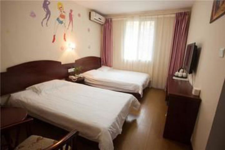 Room 16 of 36
