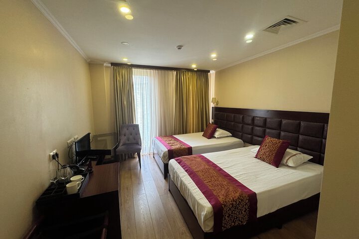 Room 9 of 30