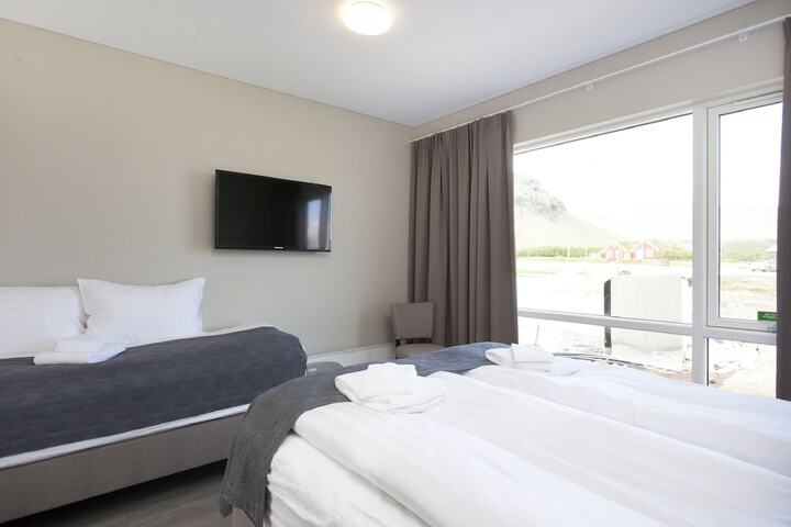 Room 3 of 41