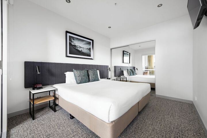 Room 9 of 34
