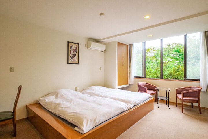 Room 21 of 46
