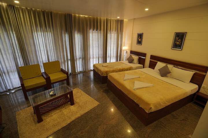 Room 6 of 48