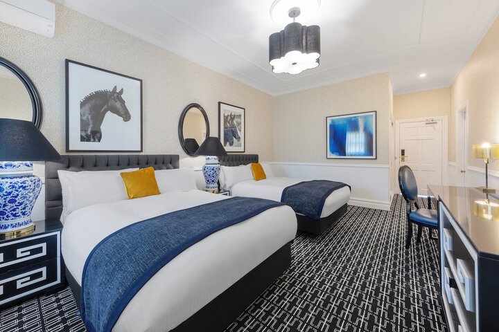 Room 17 of 104