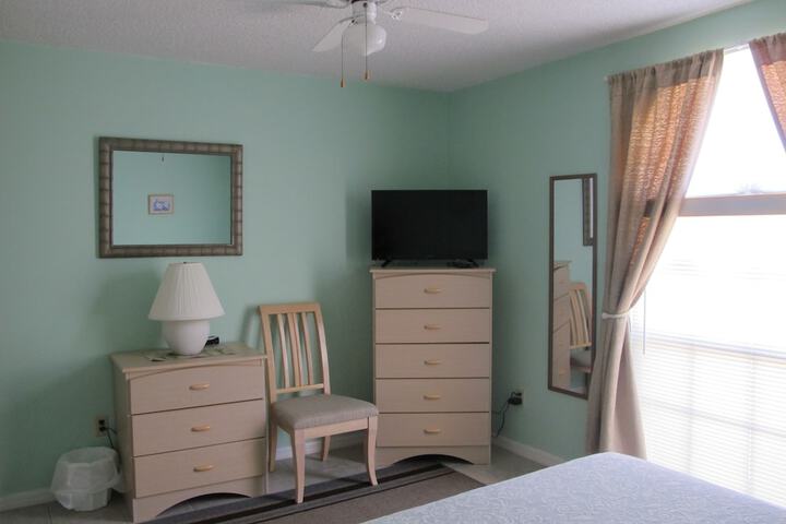 Room 2 of 44