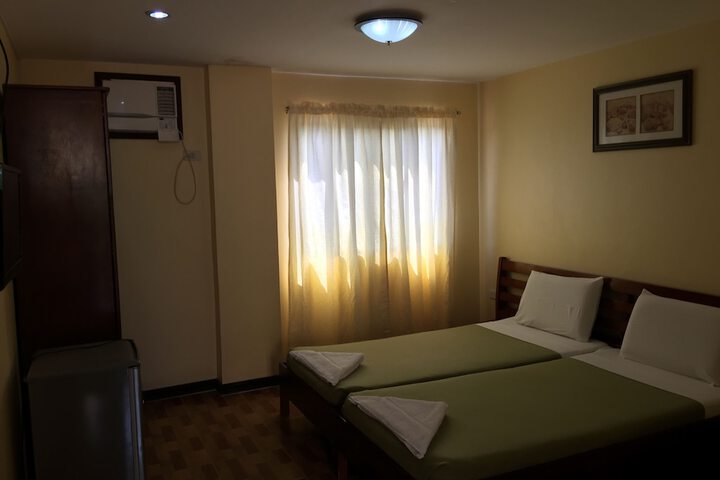 Room 4 of 75
