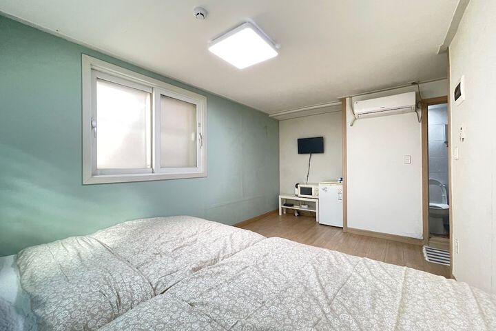 Room 19 of 49