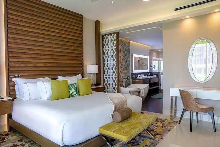 Room 4 of 27