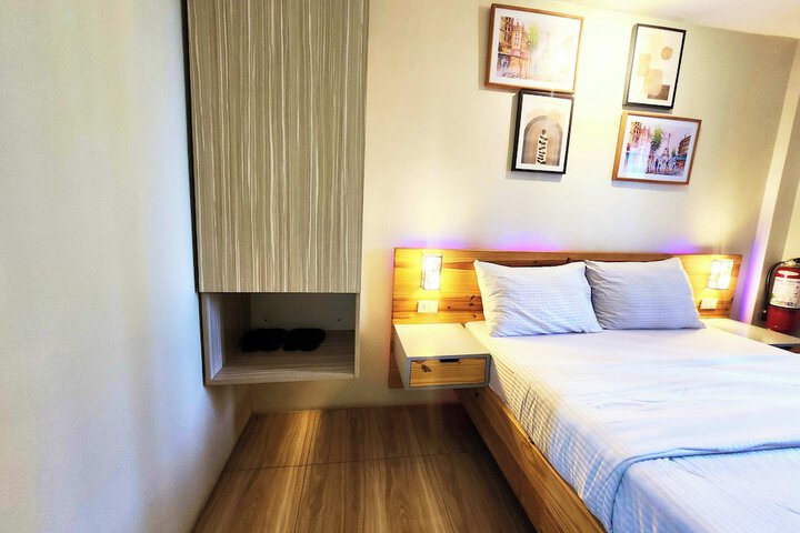 Room 9 of 43
