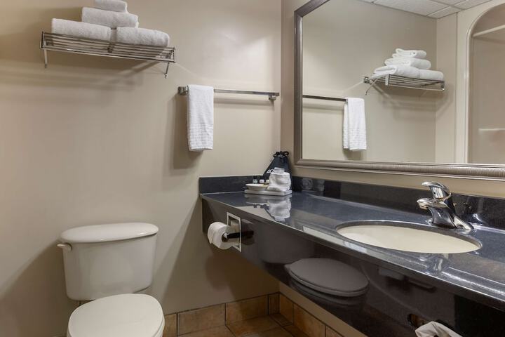 Room 21 of 28