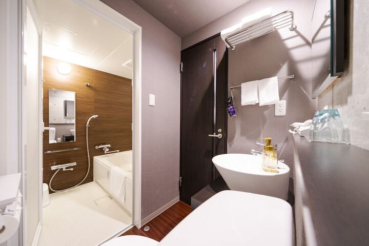 Room 35 of 191