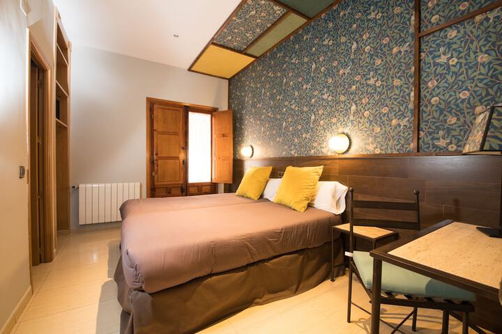 Room 10 of 38