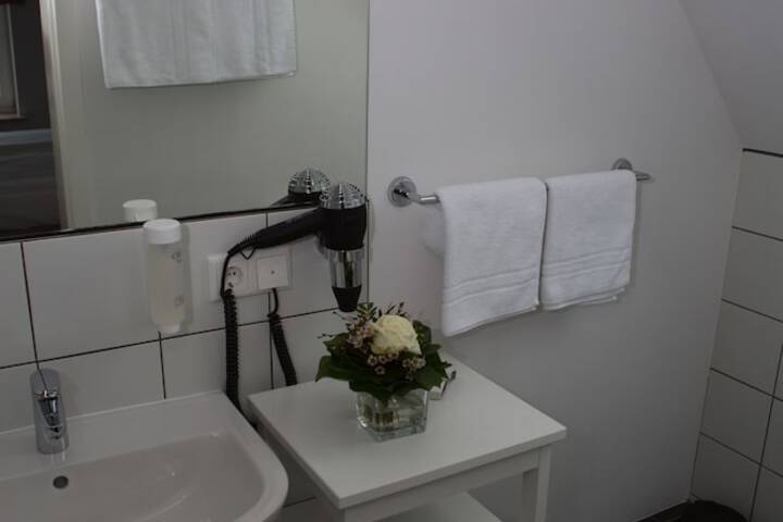 Room 18 of 43