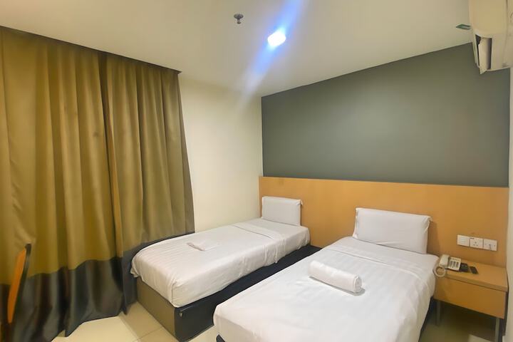 Room 48 of 101