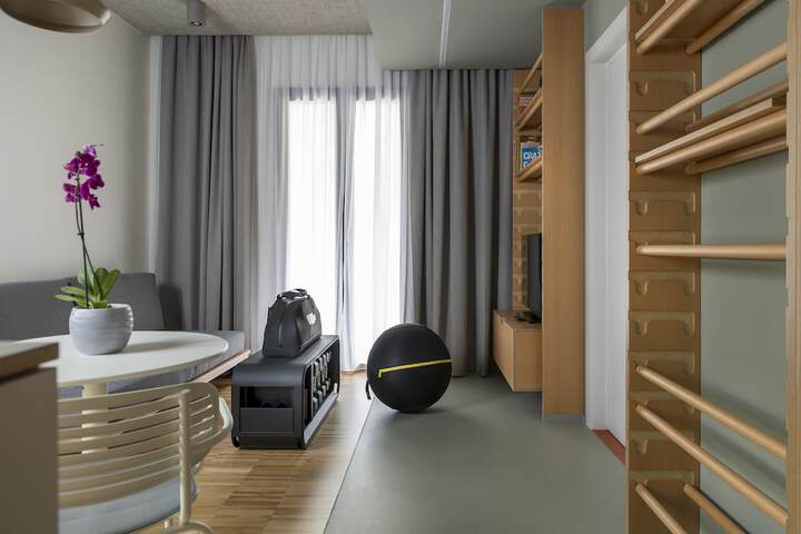 Room 82 of 127