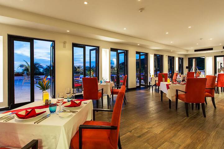 Dining 196 of 229