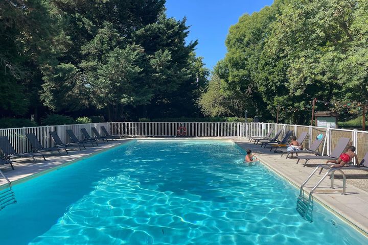 Pool 33 of 196