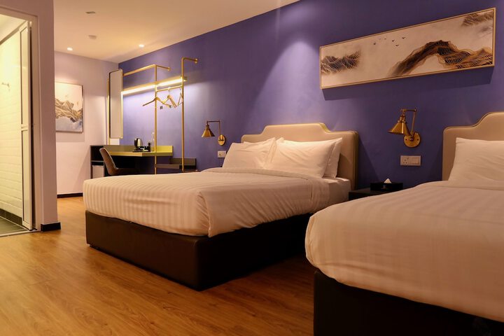 Room 18 of 36