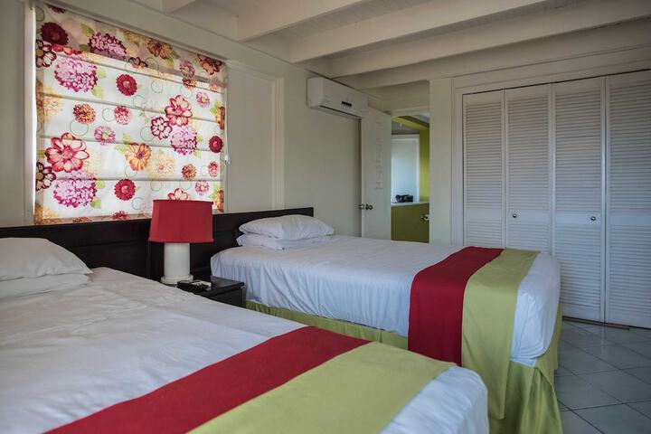 Room 9 of 50