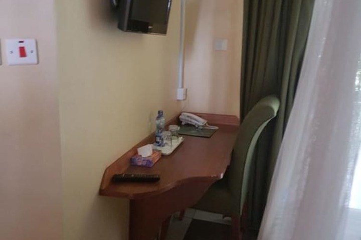 Room 16 of 43
