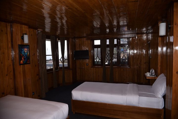 Room 13 of 35
