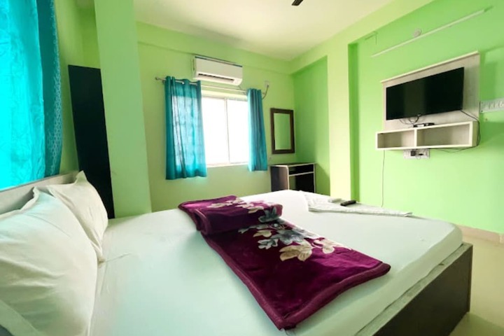 Room 2 of 2