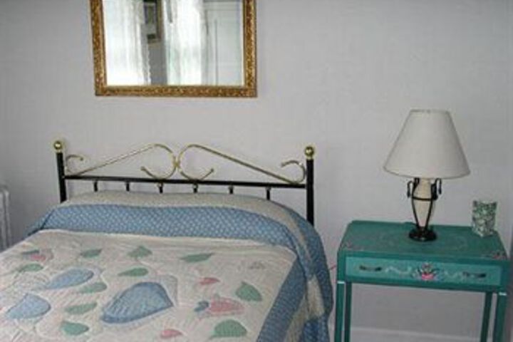 Room 26 of 77