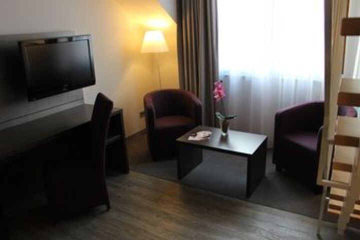 Room 49 of 120