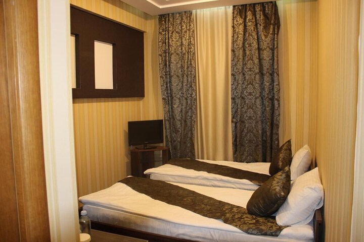 Room 8 of 23