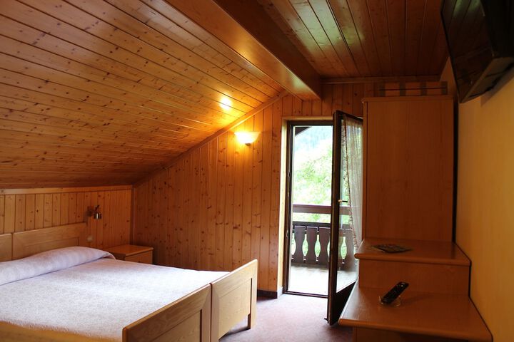 Room 7 of 30