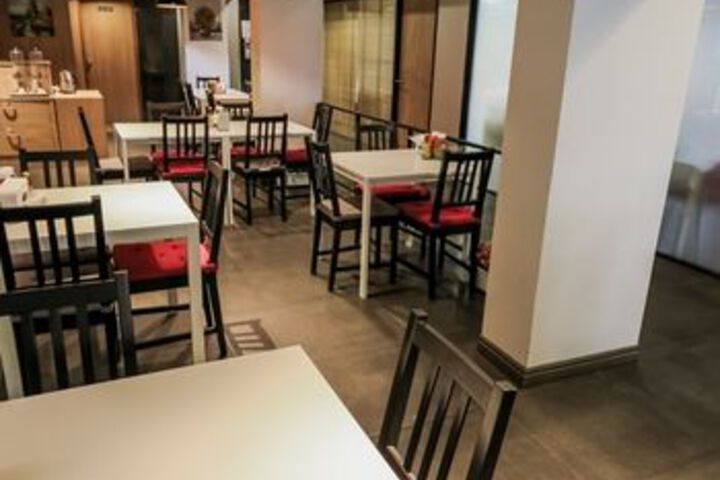 Dining 96 of 100