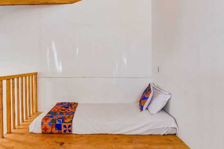Room 13 of 29