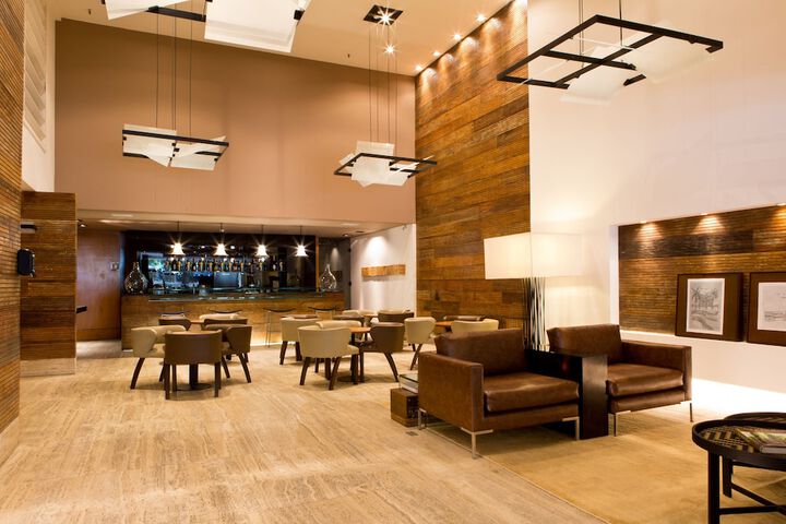 Entrance & Lobby